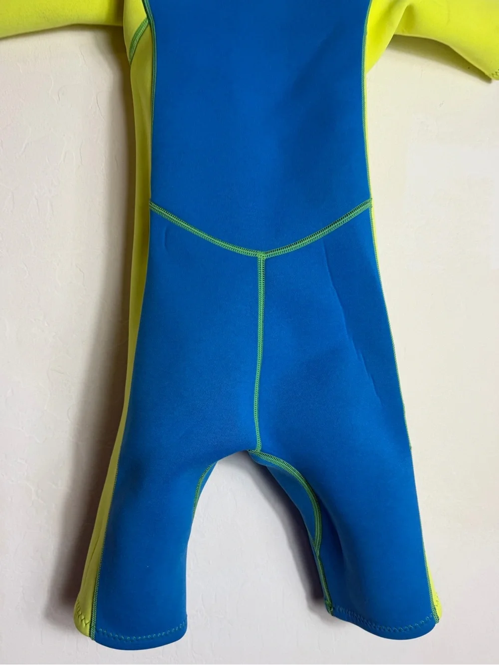 Hevto Kids Wetsuit Youth Size 10slim Shorty 2mm Neoprene Front Zip Short Sleeve